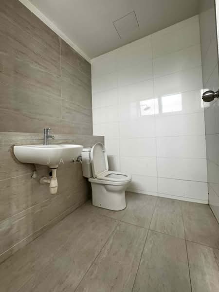 3-storey Terraced House for Sale in Mutiara Heights (Kajang) - Jayden Lee - Bathroom - PropertyGuru.com.my
