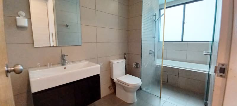 Servis Apartment untuk Disewa di Setia SKY Residences - Shiva Kharvaran - Bathroom - PropertyGuru.com.my