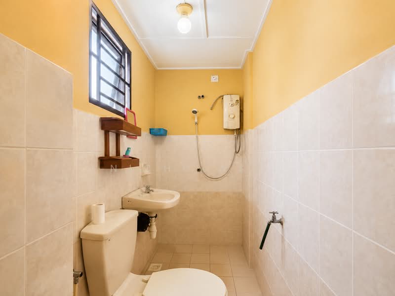 Pangsapuri untuk Dijual di Bayu Puteri 3 - Nicholas . - Bathroom - PropertyGuru.com.my