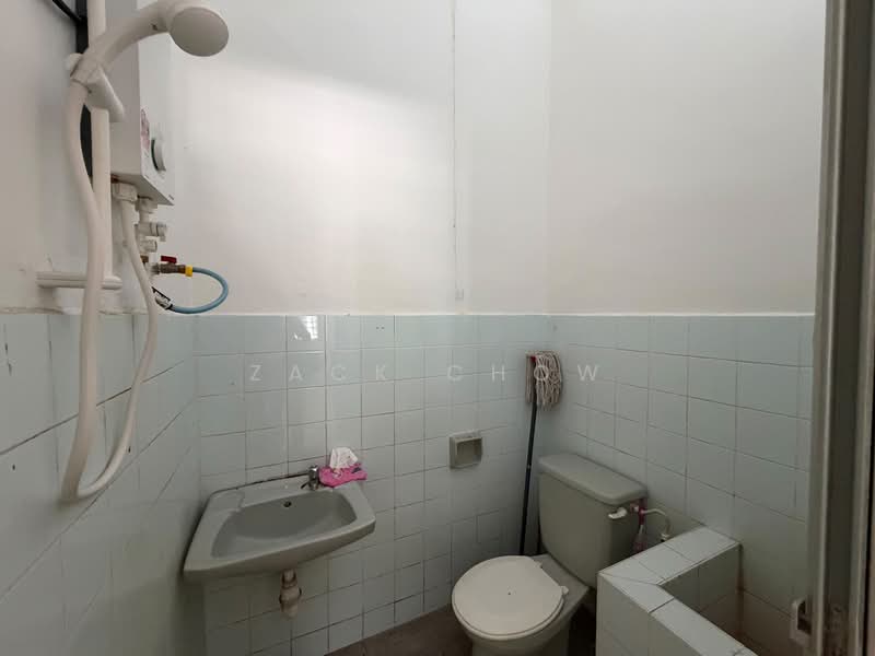 Rumah Teres 1 Tingkat untuk Dijual di Permas Jaya (Johor Bahru) - Zack Chow - Bathroom - PropertyGuru.com.my