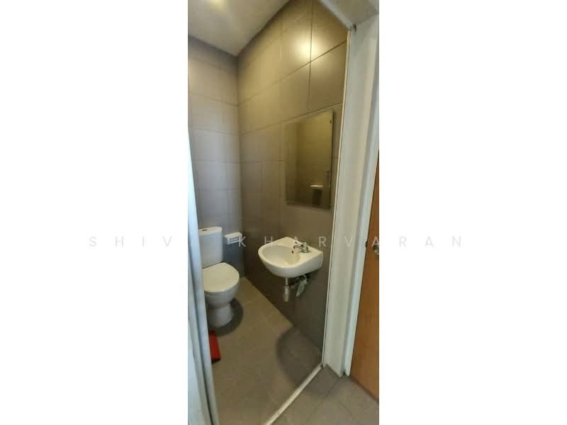 Servis Apartment untuk Disewa di Setia SKY Residences - Shiva Kharvaran - Bathroom - PropertyGuru.com.my