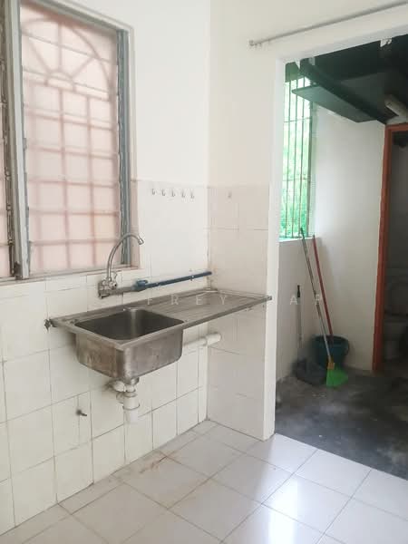 Pangsapuri untuk Disewa di Desa Temenggong Apartment - Jeffrey Yap - Kitchen - PropertyGuru.com.my