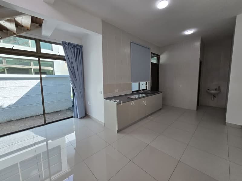 Cluster House for Rent in Taman Sutera Utama (Skudai) - CS Tan - Kitchen - PropertyGuru.com.my