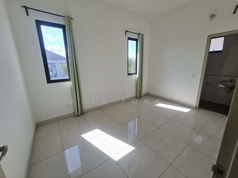 Rumah Berkembar untuk Dijual di Telok Panglima Garang (Selangor) - Alex Tong - PropertyGuru.com.my