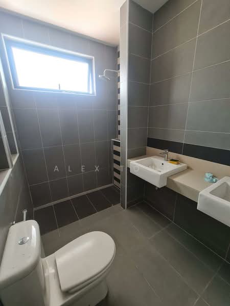 Rumah Berkembar untuk Dijual di Telok Panglima Garang (Selangor) - Alex Tong - PropertyGuru.com.my