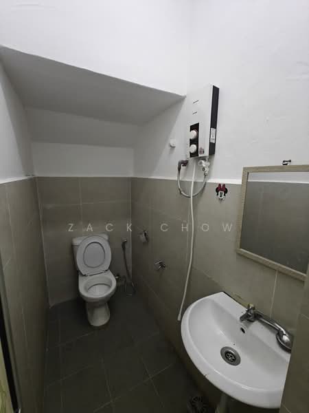 Rumah Teres 2 Tingkat untuk Dijual di Taman Johor Jaya (Johor Bahru) - Zack Chow - Bathroom - PropertyGuru.com.my