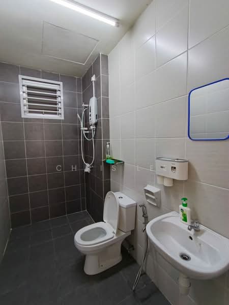 Servis Apartment untuk Disewa di BSP 21 - Chris Lee - Bathroom - PropertyGuru.com.my