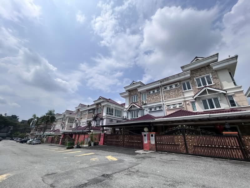 Semi-Detached House for Sale in Taman Naga Emas (Salak South) - Sunny Lee - Exterior - PropertyGuru.com.my