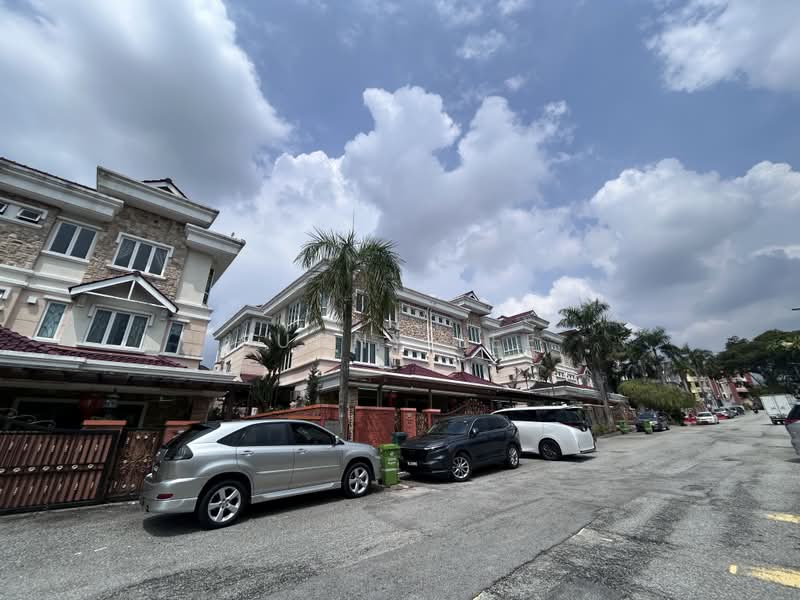 Semi-Detached House for Sale in Taman Naga Emas (Salak South) - Sunny Lee - Exterior - PropertyGuru.com.my