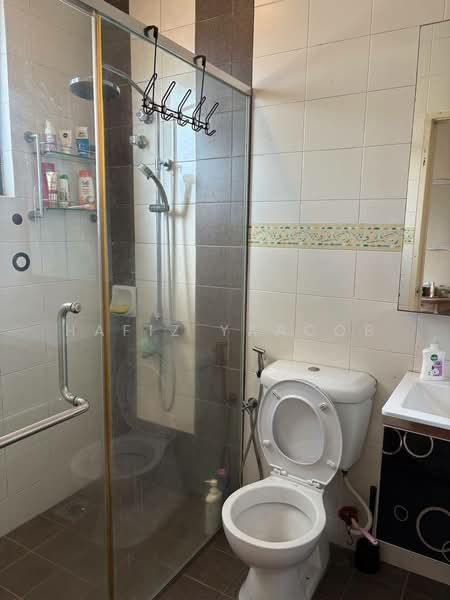 Rumah Berkembar untuk Dijual di Glenmarie Cove (Klang) - Hafiz Yaacob - Bathroom - PropertyGuru.com.my