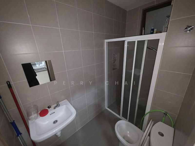 Servis Apartment untuk Disewa di Suria Putra - Perry Chai - Bathroom - PropertyGuru.com.my