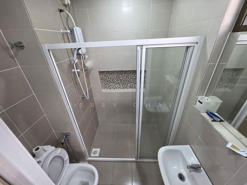 Servis Apartment untuk Disewa di Suria Putra - Perry Chai - Bathroom - PropertyGuru.com.my