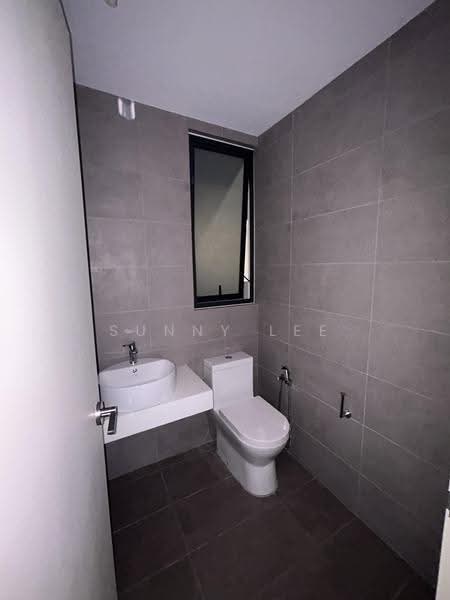 Kondominium untuk Dijual di Kuchai Sentral - Sunny Lee - Bathroom - PropertyGuru.com.my