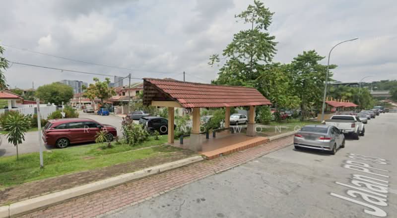 Rumah Teres untuk Dijual di Taman Pinggiran Putra (Seri Kembangan) - Raymond Wong - Exterior - PropertyGuru.com.my