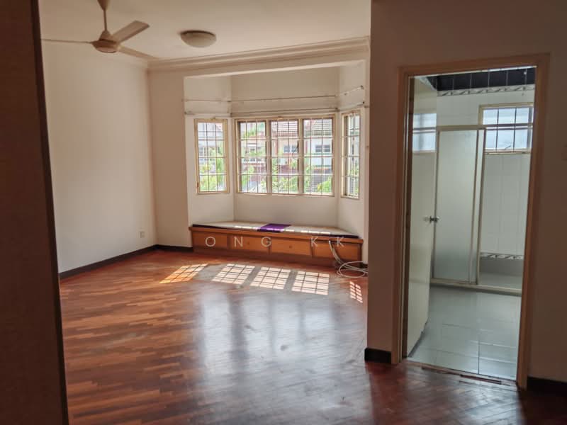 Terraced House for Sale in Bukit Rahman Putra (Sungai Buloh) - Ong KK - Living Room - PropertyGuru.com.my