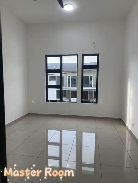 Terraced House for Rent in Kampung Sentosa Barat (Pasir Gudang) - Glenn Twe - Master Bedroom - PropertyGuru.com.my