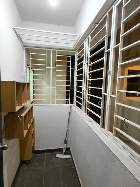 Kondominium untuk Disewa di Oasis 2 Residence - Sylvester Goh - Balcony - PropertyGuru.com.my