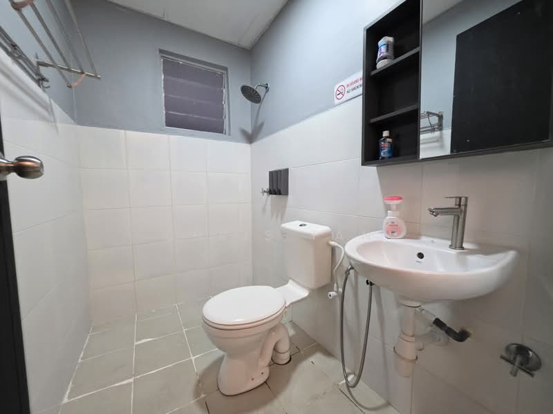Pangsapuri untuk Dijual di Denai Nusantara Apartment - Chris Tan - Bathroom - PropertyGuru.com.my
