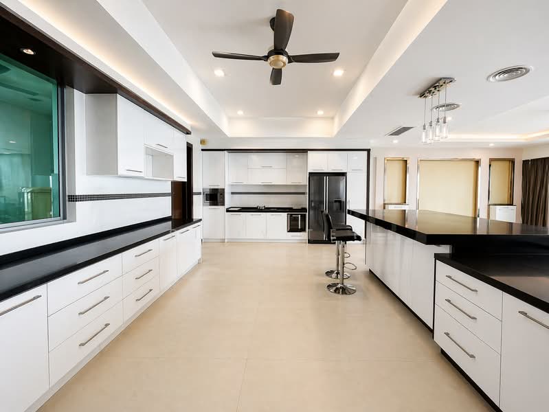 Kondominium untuk Dijual di Infinity Beachfront Condominium - Billy Teh - Kitchen - PropertyGuru.com.my