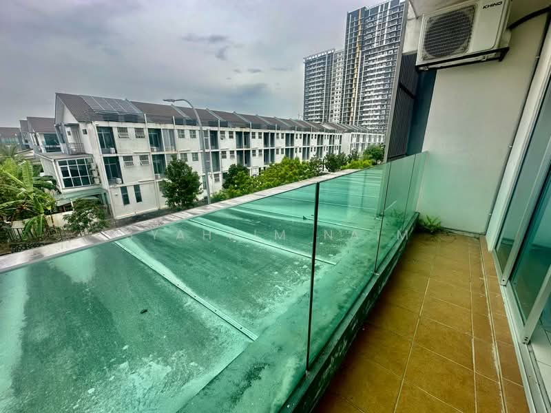 3-storey Terraced House for Sale in Kajang (Selangor) - Syahrim Naim - Balcony - PropertyGuru.com.my