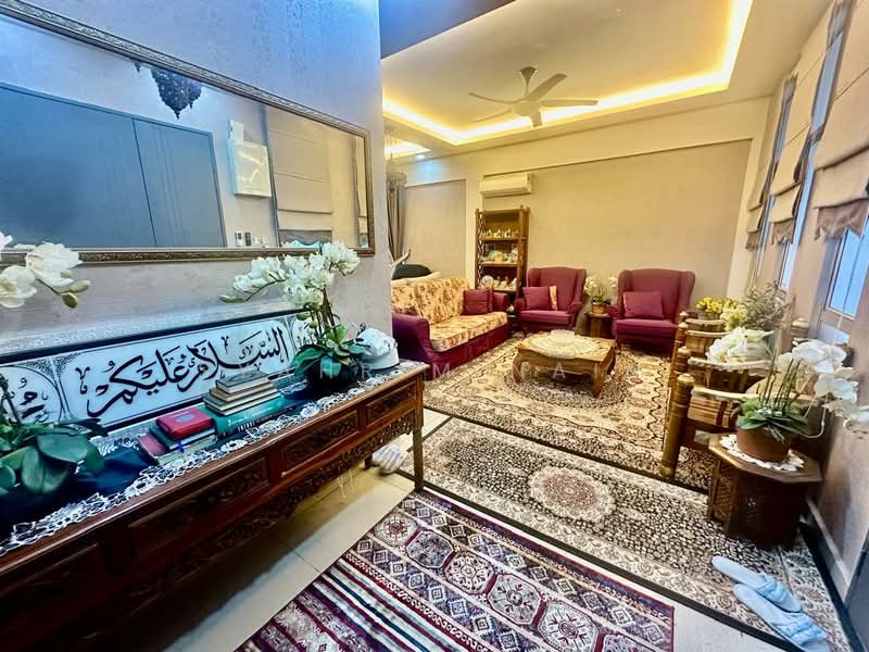 3-storey Terraced House for Sale in Kajang (Selangor) - Syahrim Naim - Living Room - PropertyGuru.com.my