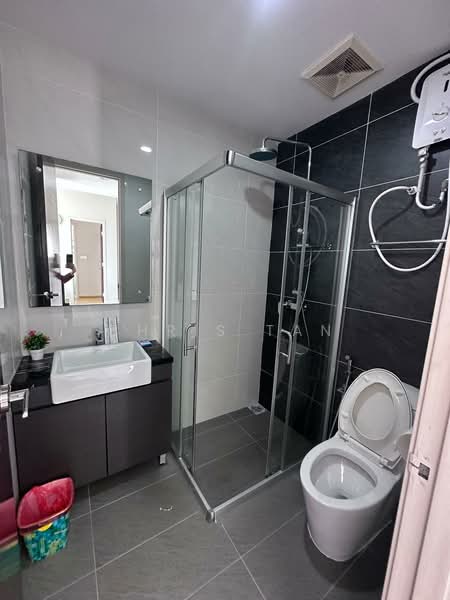 Condominium for Sale at Royal Strand @ Country Garden Danga Bay - Chris Tan - Bathroom - PropertyGuru.com.my
