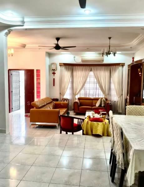 2-storey Terraced House for Sale in Taman Perling (Perling) - Shirley Lim - Living Room - PropertyGuru.com.my