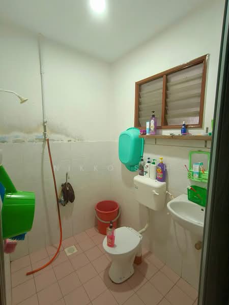 Rumah Teres 1 Tingkat untuk Dijual di Taman Sri Putri (Kulai) - Nikko Soh - Bathroom - PropertyGuru.com.my