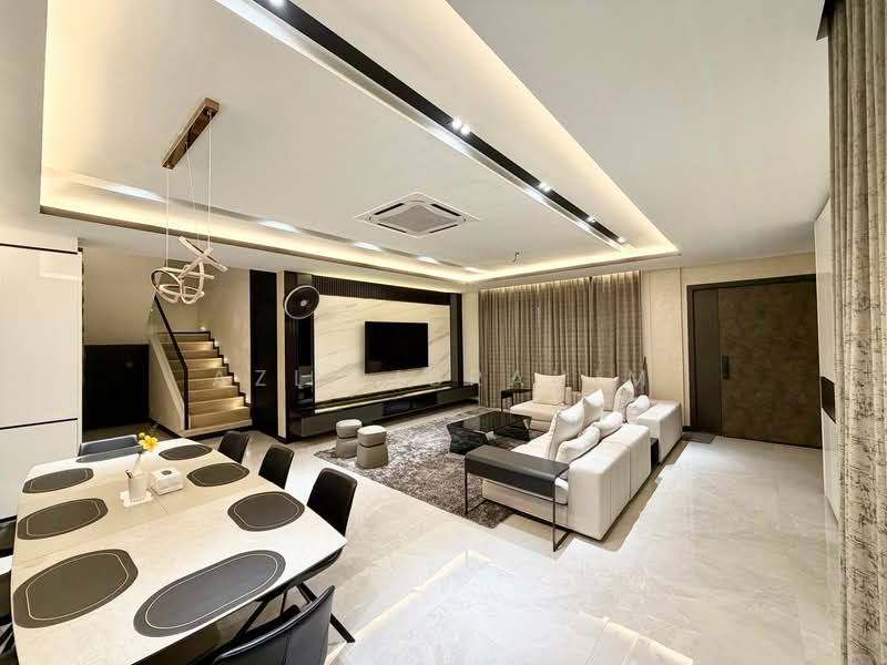 Rumah Banglo untuk Dijual di Kampung Melayu Ampang (Ampang) - Azli Ibrahim - Living Room - PropertyGuru.com.my