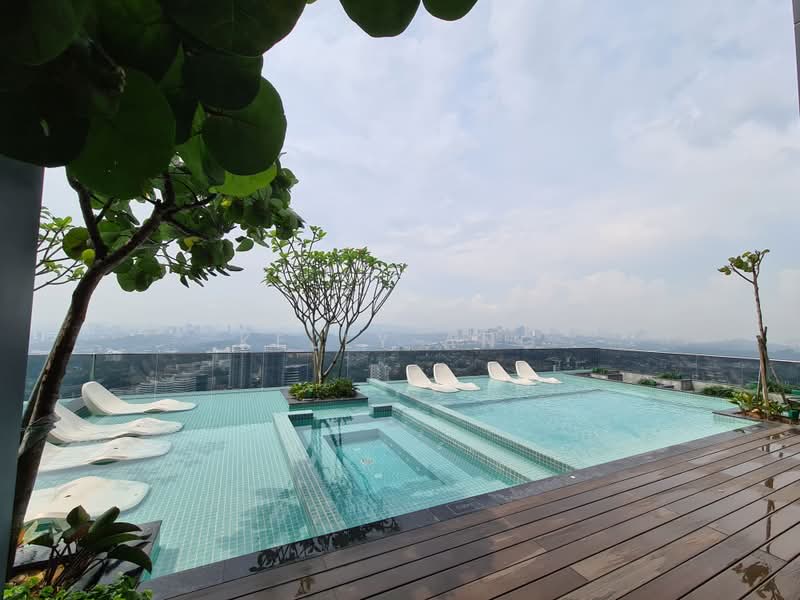 Servis Apartment untuk Disewa di ViiA Residences - Kelly Ang - Pool - PropertyGuru.com.my