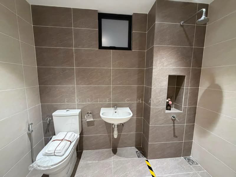 Service Residence for Sale at Bodaiju Residences - Eddie Chan - Bathroom - PropertyGuru.com.my