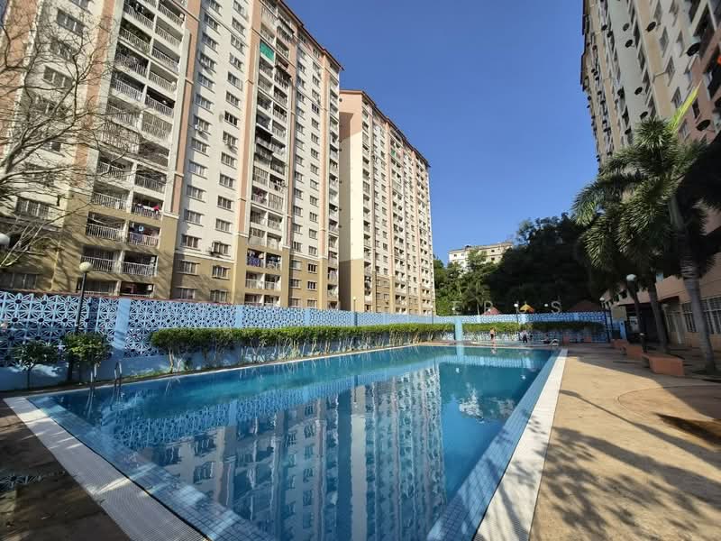 Pangsapuri untuk Dijual di Lakeview Apartments - Ibrahim Iderus - Exterior - PropertyGuru.com.my