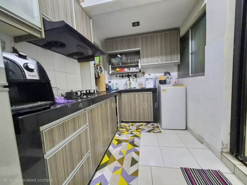 Pangsapuri untuk Dijual di Lakeview Apartments - Ibrahim Iderus - Kitchen - PropertyGuru.com.my