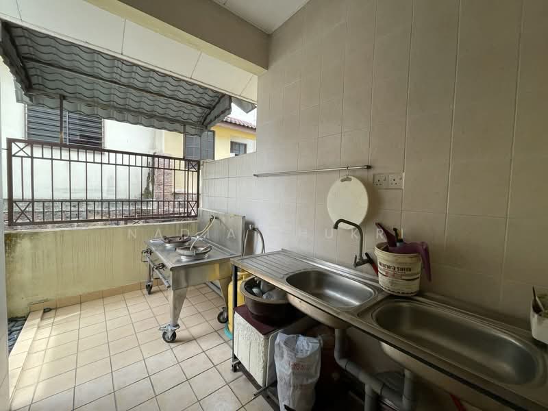 Rumah Teres 2 Tingkat untuk Dijual di Bukit Jelutong (Shah Alam) - Nadia Shukri - Kitchen - PropertyGuru.com.my