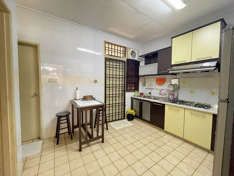 Rumah Teres 2 Tingkat untuk Dijual di Bukit Jelutong (Shah Alam) - Nadia Shukri - Kitchen - PropertyGuru.com.my