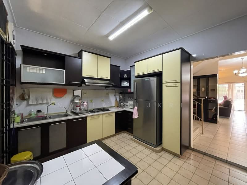 Rumah Teres 2 Tingkat untuk Dijual di Bukit Jelutong (Shah Alam) - Nadia Shukri - Kitchen - PropertyGuru.com.my