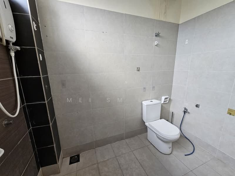 Semi-Detached House for Sale in Mahkota Hills (Cheras) - Mei SM Lee - Taman Mahkota Hill, BMC Bathroom - PropertyGuru.com.my