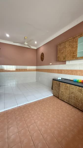 2-storey Terraced House for Rent in Taman Bestari Indah (Ulu Tiram) - Peggie Chua - Kitchen - PropertyGuru.com.my