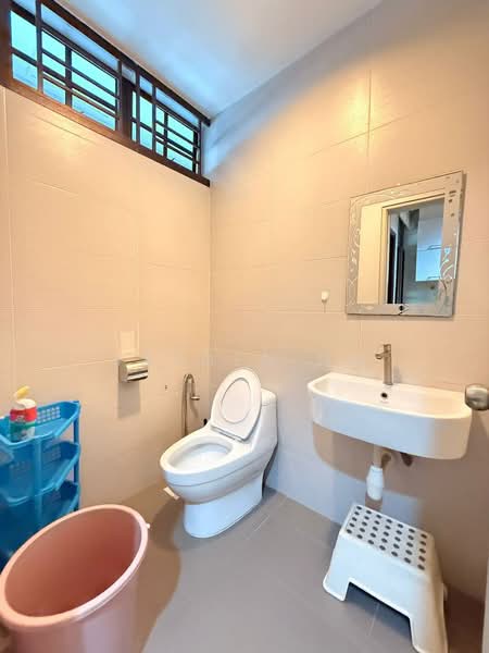 Rumah Teres 2-Tingkat untuk Dijual di Taman Pelangi Indah (Ulu Tiram) - Jayden Ng - Bathroom - PropertyGuru.com.my