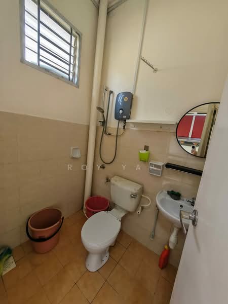 Rumah Teres 1.5 Tingkat untuk Disewa di Johor Bahru (Johor) - Roy Yap - Bathroom - PropertyGuru.com.my