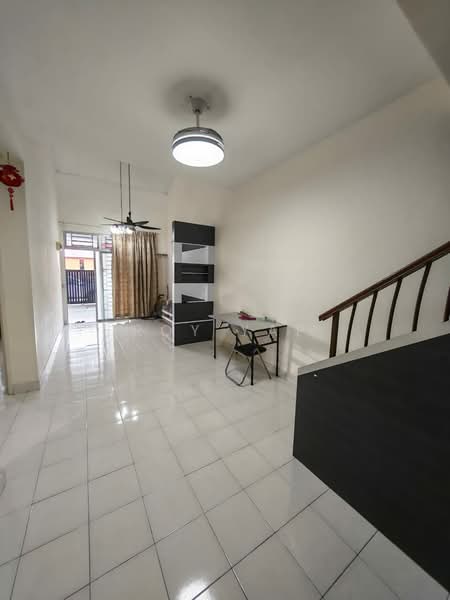 Rumah Teres 1.5 Tingkat untuk Disewa di Johor Bahru (Johor) - Roy Yap - Living Room - PropertyGuru.com.my