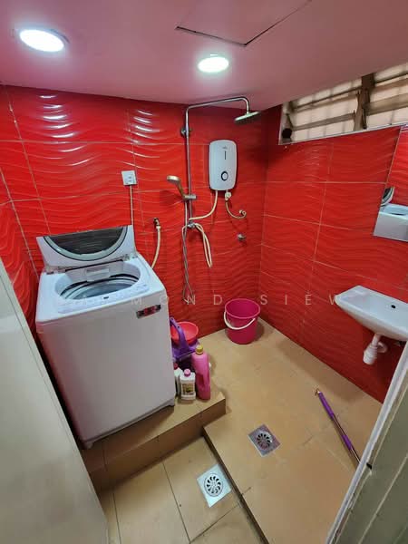 Flat for Sale at PPR Kampung Baru Air Panas - Raymond Siew - Bathroom - PropertyGuru.com.my