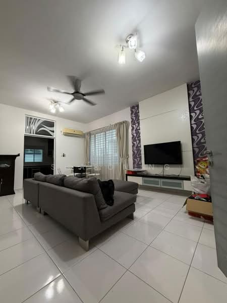 Rumah Teres 2 Tingkat untuk Dijual di Taman Setia Indah (Tebrau) - Sharon Ng - Living Room - PropertyGuru.com.my