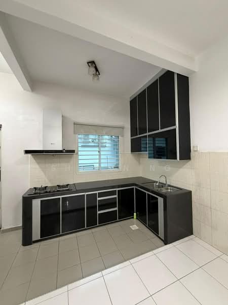 Rumah Teres 2 Tingkat untuk Dijual di Taman Setia Indah (Tebrau) - Sharon Ng - Kitchen - PropertyGuru.com.my