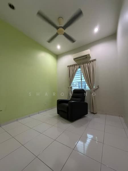 Rumah Teres 2 Tingkat untuk Dijual di Taman Setia Indah (Tebrau) - Sharon Ng - Living Room - PropertyGuru.com.my