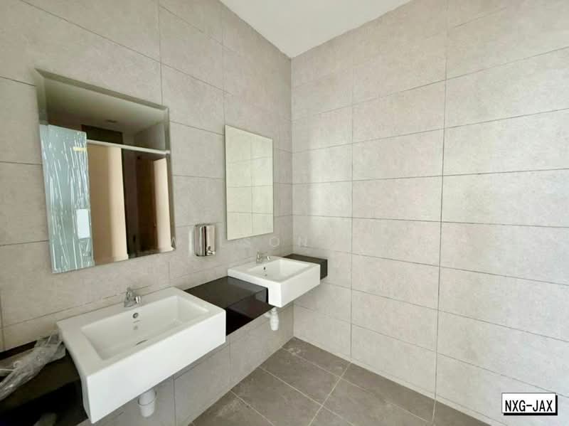 Kilang untuk Disewa di Sungai Manggis (Banting) - Wilson Ng - Bathroom - PropertyGuru.com.my