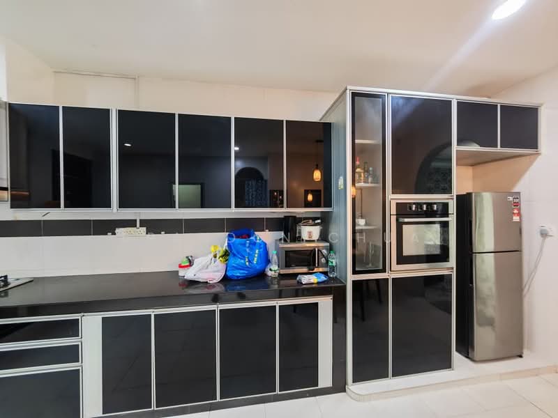 Rumah Teres 2 Tingkat untuk Disewa di Taman Setia Indah (Tebrau) - Brandon Chua - Kitchen - PropertyGuru.com.my