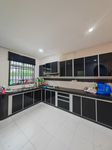 Rumah Teres 2 Tingkat untuk Disewa di Taman Setia Indah (Tebrau) - Brandon Chua - Kitchen - PropertyGuru.com.my