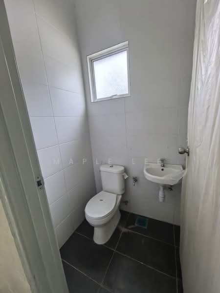 Rumah Berkembar untuk Dijual di Taman Kapar Indah (Kapar) - Maple Lee - Bathroom - PropertyGuru.com.my