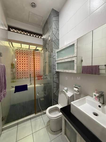 Rumah Teres 2 Tingkat untuk Dijual di Taman Sutera Utama (Skudai) - Elaine Sim - Bathroom - PropertyGuru.com.my